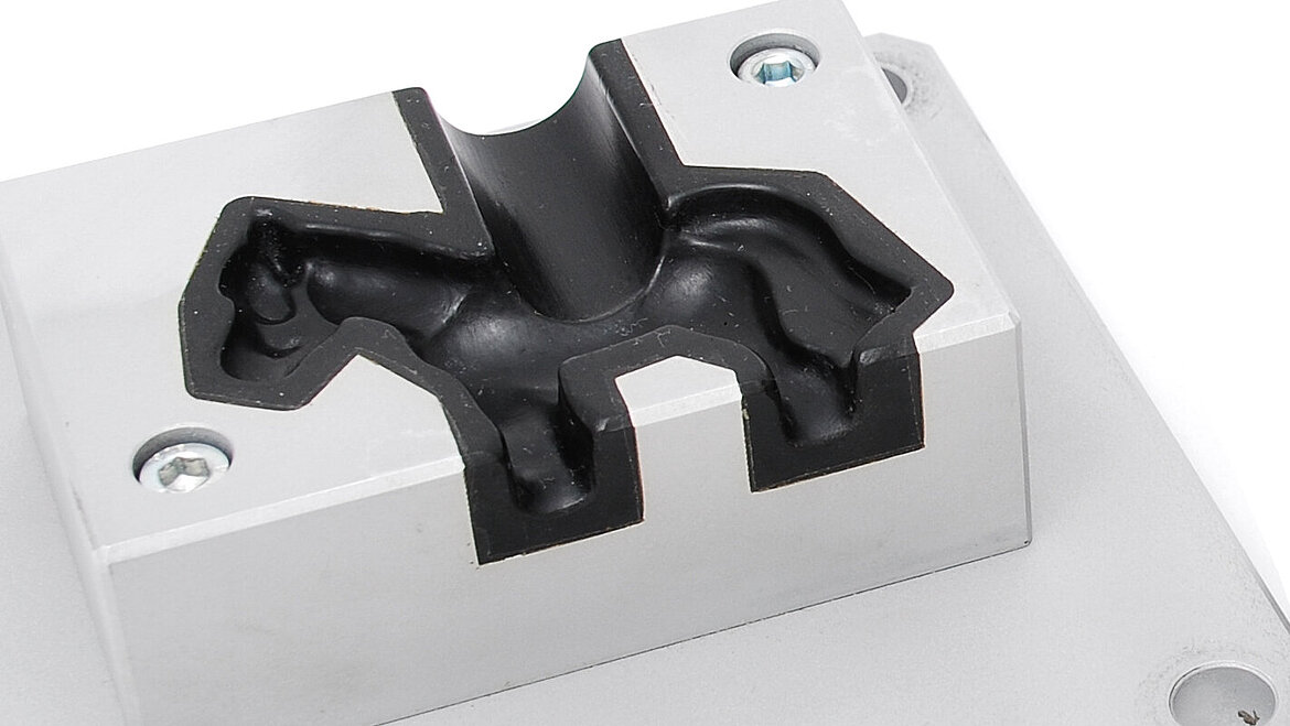 energy-focusing-for-ultrasonic-welding-energy-directors-tools